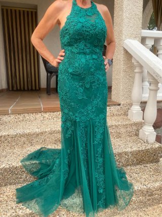 Vestido de Madrina verde con encaje