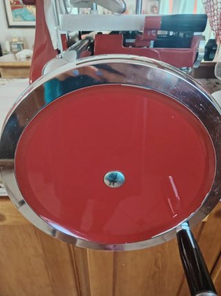 Affettatrice rossa manuale