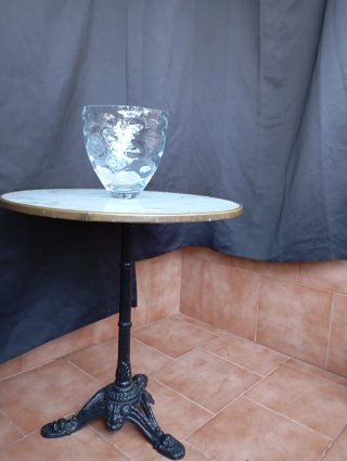 Jarrón de cristal transparente