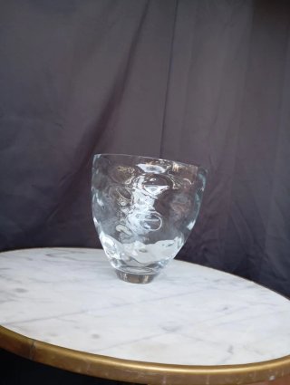 Jarrón de cristal transparente