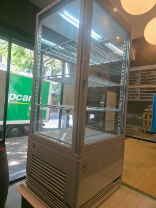 Nevera expositora refrigerada
