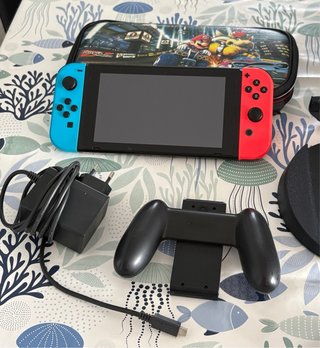 Nintendo Switch + Accesorios