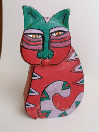 Figura gato de madera pintado a mano
