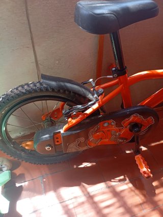 Bicicleta infantil naranja 4/5 años