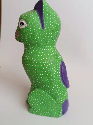 Figura gato verde de madera pintado a mano