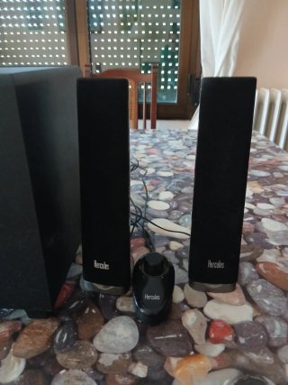 Altavoces Hercules Negros