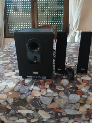 Altavoces Hercules Negros