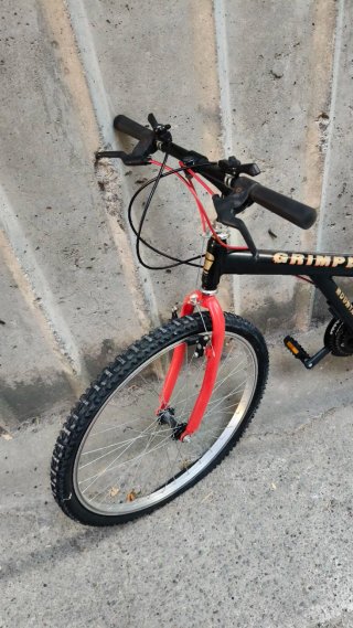 Mountain Bike Grimper Nera e Rossa