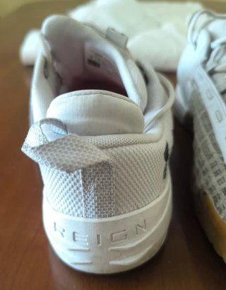 Under Armour TriBase Reign 6 Beige/Blanco