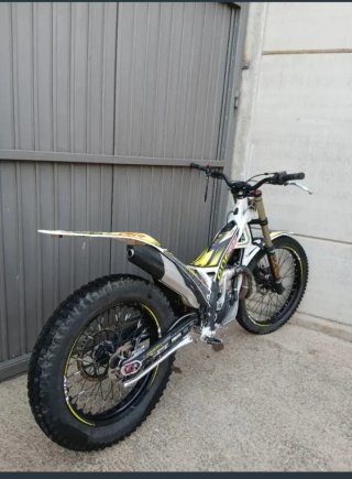 TRS One 300 2018 Edición Adam Raga