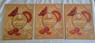 Libros de matemáticas de 5° de primaria.