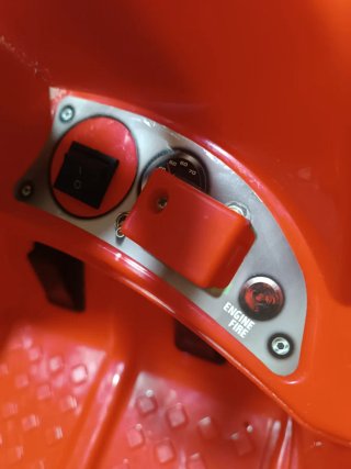 Coche eléctrico infantil Feber TUC