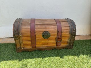 Baúl decorativo madera