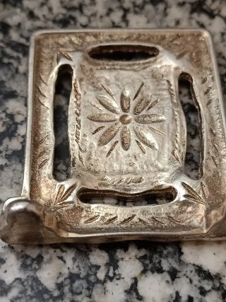 Antica reliquia in argento con Madonna