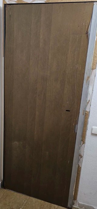 Puerta Antiokupa con  juego de llaves