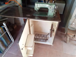 Máquina de coser Refrey vintage