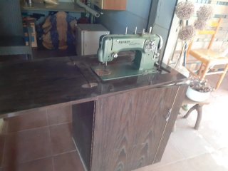 Máquina de coser Refrey vintage