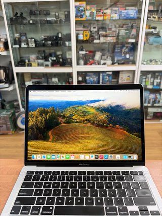 MacBook Air 2020 i7 16GB RAM 512GB SSD