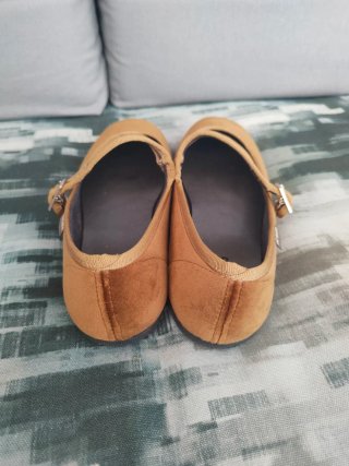 Merceditas terciopelo marrón con tira