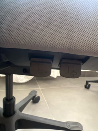 Silla de oficina ergonómica gris