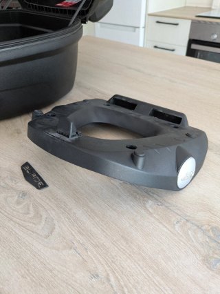 Baúl GIVI moto negro