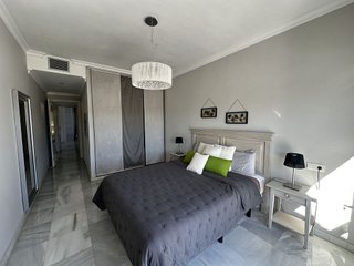 Piso en venta en Los Naranjos - Las Brisas en Marbella