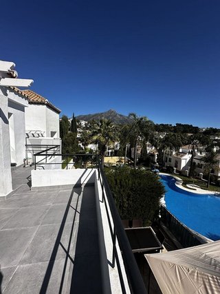 Piso en venta en Los Naranjos - Las Brisas en Marbella
