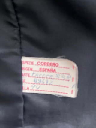 Traje abrigo y falda piel negro