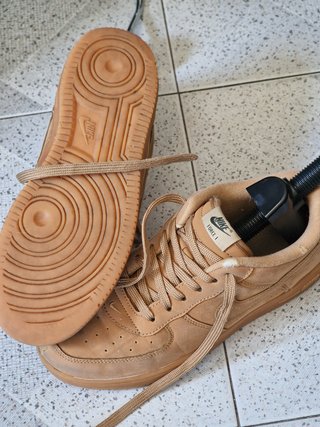 Zapatillas Nike niño beige/marrón