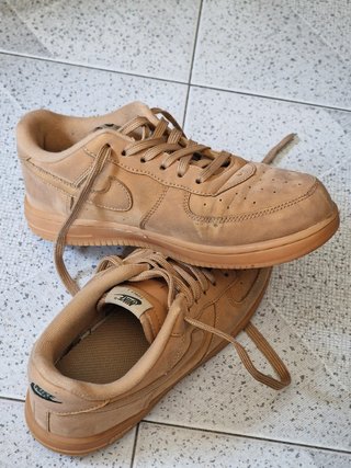 Zapatillas Nike niño beige/marrón