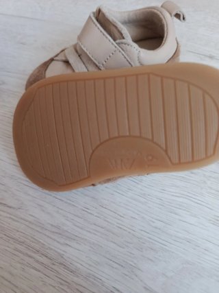 Deportivas para bebé de piel
