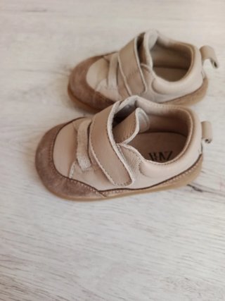 Deportivas para bebé de piel