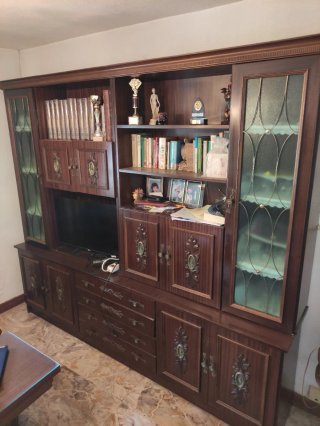 Mueble de salón antiguo madera y cristal