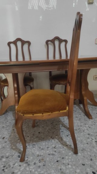 Mesa extensible madera + 6 sillas REGALO