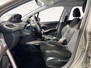 Peugeot 2008 BlueHDi 100 Style 73 kW (100 CV)