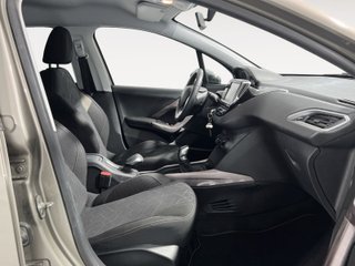 Peugeot 2008 BlueHDi 100 Style 73 kW (100 CV)