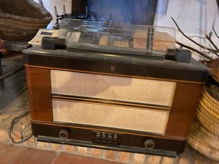 Radio PHILIPS antigua (años 40)