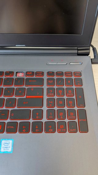 Portátil MSI MS-16J9 para piezas + cargador