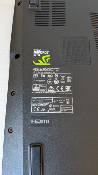 Portátil MSI MS-16J9 para piezas + cargador