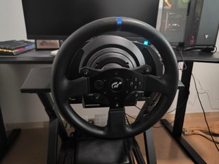 Thrustmaster T300 GT + Cockpit next level racing.