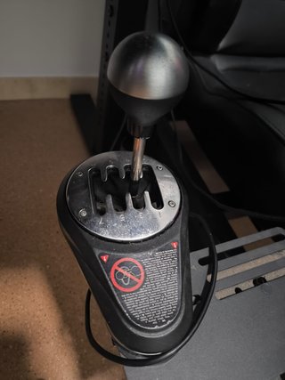 Thrustmaster T300 GT + Cockpit next level racing.