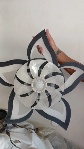 Lámpara ventilador flor sin estrenar