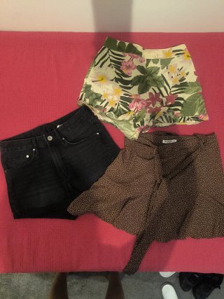 Lote Ropa: Pantalones y Falda