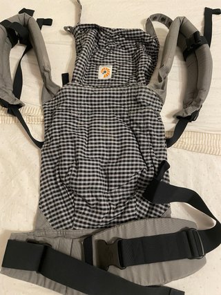 Mochila Ergobaby gris