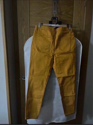 Pantalón vaquero Lefties mostaza T44 recto