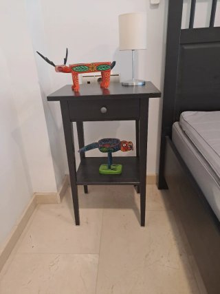 2 Camas Hemnes con Mesillas y Colchones
