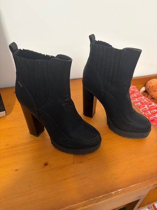 Botines Mustang Talla 39 Negros