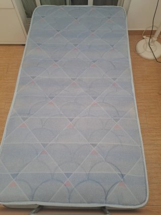 Cama plegable con colchón