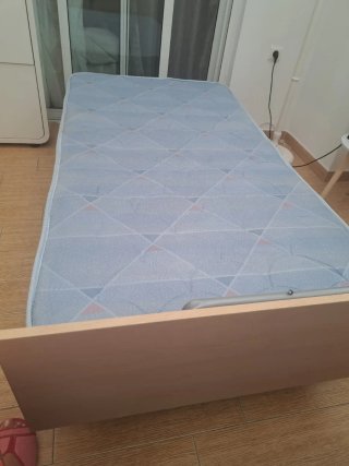Cama plegable con colchón