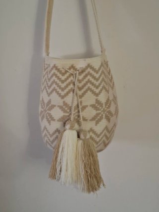 Bolso tejido ARHAUCOS hecho a mano